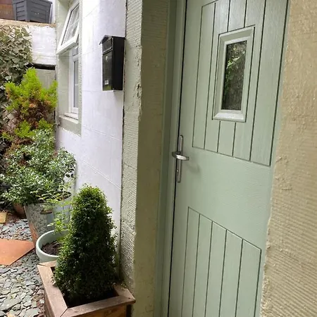 Busy Beas Cottage *